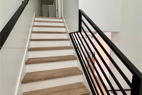 Снять в аренду виллу или дом в Майами, Флорида 3 спальни, 149.85м2, № 1948738 - фото 14