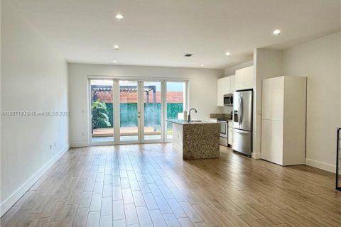 Снять в аренду виллу или дом в Майами, Флорида 3 спальни, 149.85м2, № 1948738 - фото 7