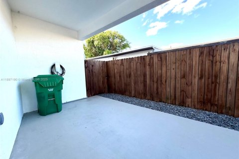 Снять в аренду виллу или дом в Майами, Флорида 3 спальни, 149.85м2, № 1948738 - фото 29
