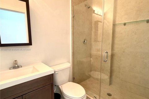 Снять в аренду виллу или дом в Майами, Флорида 3 спальни, 149.85м2, № 1948738 - фото 16