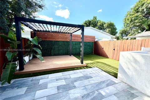 Снять в аренду виллу или дом в Майами, Флорида 3 спальни, 149.85м2, № 1948738 - фото 25