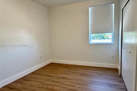 Снять в аренду виллу или дом в Майами, Флорида 3 спальни, 149.85м2, № 1948738 - фото 18