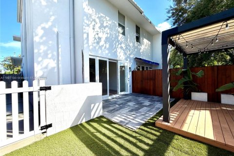 Снять в аренду виллу или дом в Майами, Флорида 3 спальни, 149.85м2, № 1948738 - фото 27