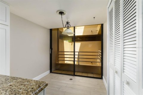 Copropriété à louer à Saint Petersburg, Floride: 2 chambres, 131.46 m2 № 2385587 - photo 10