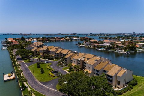 Condo à Saint Petersburg, Floride, 2 chambres  № 2385587