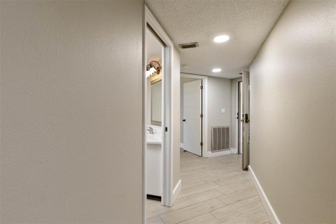 Copropriété à louer à Saint Petersburg, Floride: 2 chambres, 131.46 m2 № 2385587 - photo 5