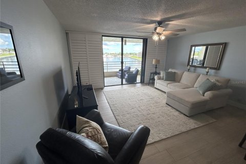 Copropriété à louer à Saint Petersburg, Floride: 2 chambres, 131.46 m2 № 2385587 - photo 16