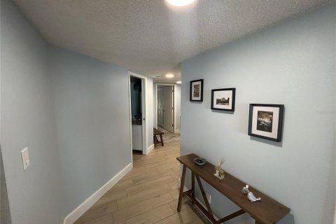 Copropriété à louer à Saint Petersburg, Floride: 2 chambres, 131.46 m2 № 2385587 - photo 6
