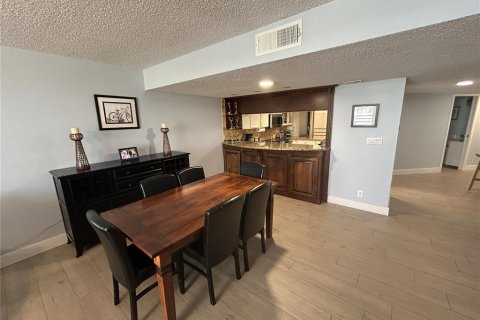 Copropriété à louer à Saint Petersburg, Floride: 2 chambres, 131.46 m2 № 2385587 - photo 14