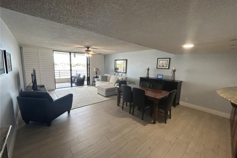 Copropriété à louer à Saint Petersburg, Floride: 2 chambres, 131.46 m2 № 2385587 - photo 15