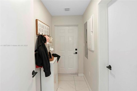 Купить таунхаус в Хомстед, Флорида 4 спальни, 129.88м2, № 1963876 - фото 12