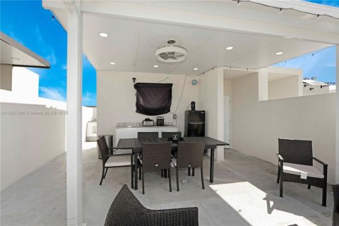 Купить таунхаус в Хомстед, Флорида 4 спальни, 129.88м2, № 1963876 - фото 24