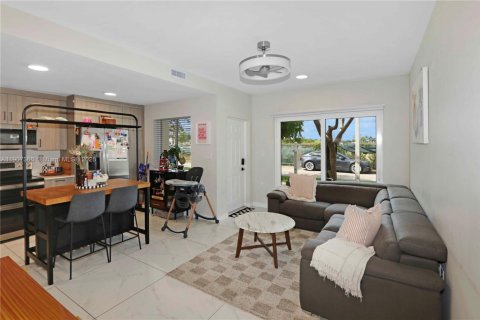 Купить таунхаус в Хомстед, Флорида 4 спальни, 129.88м2, № 1963876 - фото 8