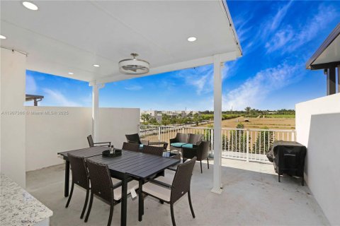 Купить таунхаус в Хомстед, Флорида 4 спальни, 129.88м2, № 1963876 - фото 23