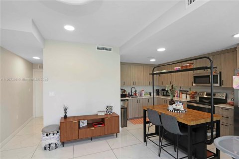 Купить таунхаус в Хомстед, Флорида 4 спальни, 129.88м2, № 1963876 - фото 3