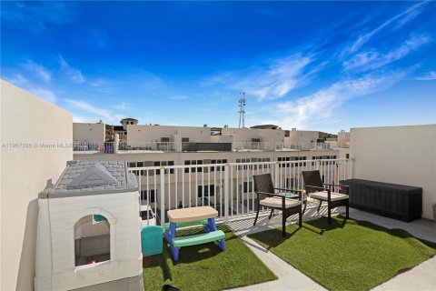 Купить таунхаус в Хомстед, Флорида 4 спальни, 129.88м2, № 1963876 - фото 25