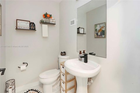 Купить таунхаус в Хомстед, Флорида 4 спальни, 129.88м2, № 1963876 - фото 9