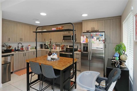 Купить таунхаус в Хомстед, Флорида 4 спальни, 129.88м2, № 1963876 - фото 5