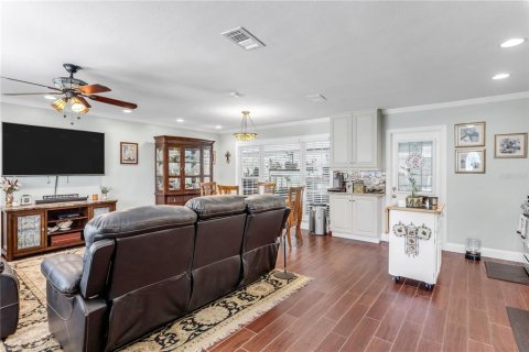House in Tampa, Florida 3 bedrooms, 117.06 sq.m. № 1865938 - photo 6
