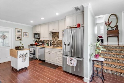 House in Tampa, Florida 3 bedrooms, 117.06 sq.m. № 1865938 - photo 8