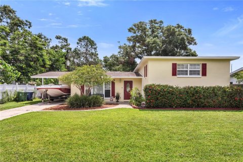 House in Tampa, Florida 3 bedrooms, 117.06 sq.m. № 1865938 - photo 1
