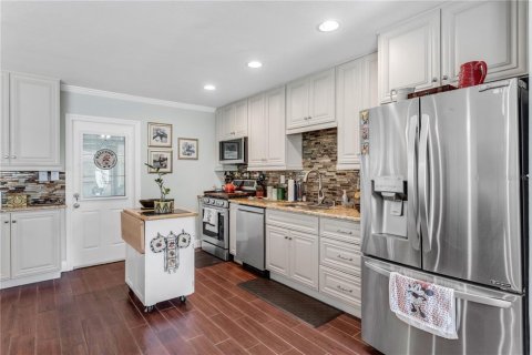 House in Tampa, Florida 3 bedrooms, 117.06 sq.m. № 1865938 - photo 9
