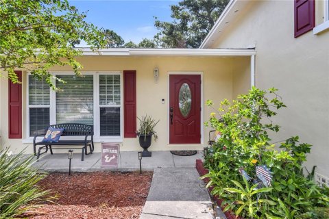 House in Tampa, Florida 3 bedrooms, 117.06 sq.m. № 1865938 - photo 2
