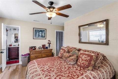 House in Tampa, Florida 3 bedrooms, 117.06 sq.m. № 1865938 - photo 14