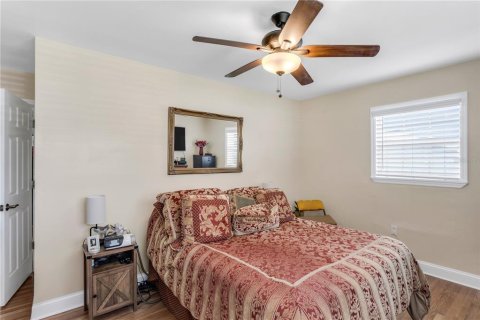 House in Tampa, Florida 3 bedrooms, 117.06 sq.m. № 1865938 - photo 12