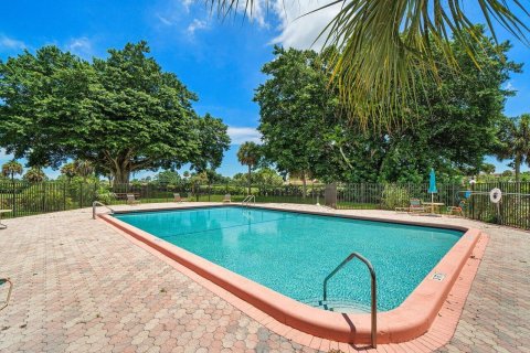 Condo in Boca Raton, Florida, 1 bedroom  № 1228696 - photo 1