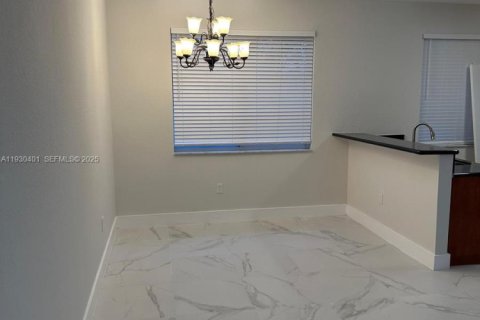 Adosado en alquiler en Miramar, Florida, 4 dormitorios, 137.59 m2 № 1989193 - foto 20