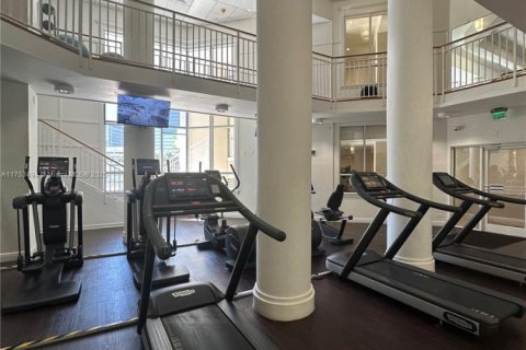 Condo in Miami, Florida, 2 bedrooms № 1958307 - photo 22