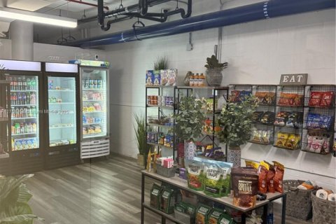 Condo in Miami, Florida, 2 bedrooms № 1958307 - photo 29