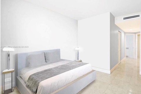 Condo in Miami, Florida, 2 bedrooms № 1958307 - photo 13