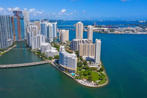 Condo in Miami, Florida, 2 bedrooms № 1958307 - photo 30