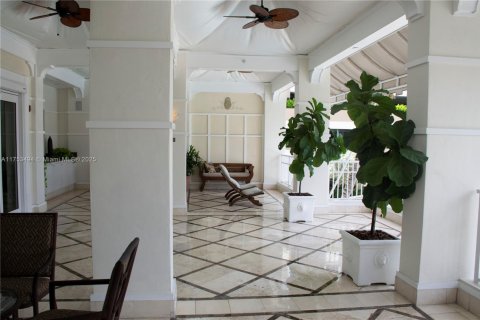 Condo in Miami, Florida, 2 bedrooms № 1958307 - photo 17