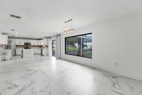 House in Land O' Lakes, Florida 4 bedrooms, 278.89 sq.m. № 1805120 - photo 26