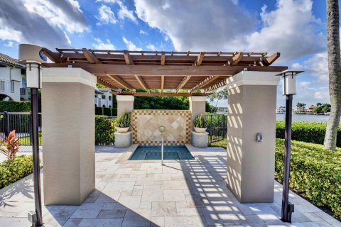 Copropriété à vendre à Highland Beach, Floride: 2 chambres, 130.06 m2 № 1058811 - photo 1