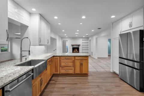 Casa en alquiler en Windermere, Florida, 4 dormitorios, 296.36 m2 № 1723677 - foto 5