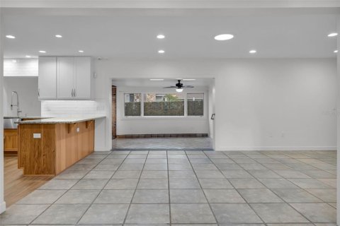 Casa en alquiler en Windermere, Florida, 4 dormitorios, 296.36 m2 № 1723677 - foto 8