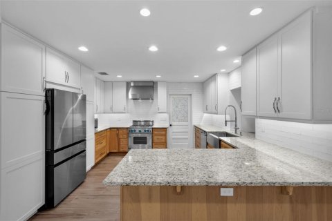 Casa en alquiler en Windermere, Florida, 4 dormitorios, 296.36 m2 № 1723677 - foto 6