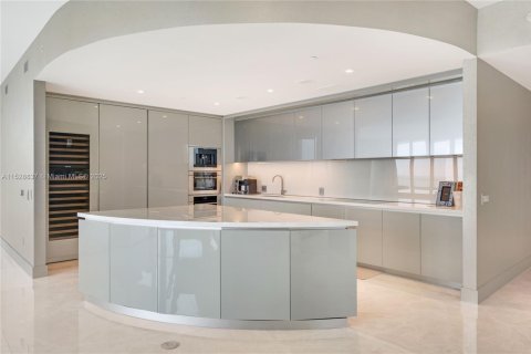 Condominio en venta en Sunny Isles Beach, Florida, 4 dormitorios, 293.29 m2 № 2012646 - foto 6