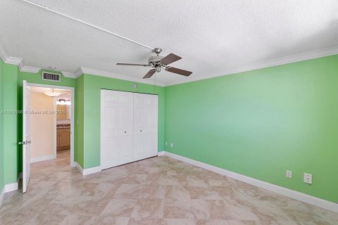 Condo in Hollywood, Florida, 2 bedrooms  № 1875735 - photo 24