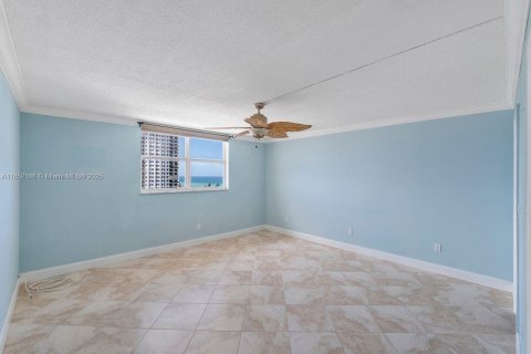 Condo in Hollywood, Florida, 2 bedrooms  № 1875735 - photo 19