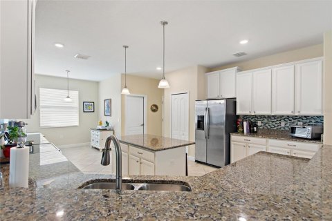 Villa ou maison à vendre à Davenport, Floride: 4 chambres, 212.47 m2 № 2419277 - photo 5