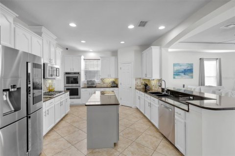 House in Windermere, Florida 5 bedrooms, 356.74 sq.m. № 1540200 - photo 22