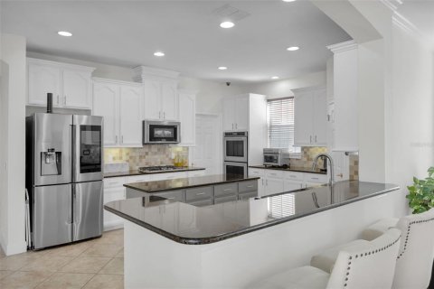 House in Windermere, Florida 5 bedrooms, 356.74 sq.m. № 1540200 - photo 23