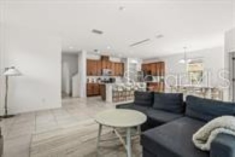 Casa en alquiler en Kissimmee, Florida, 4 dormitorios, 275.27 m2 № 2119921 - foto 9