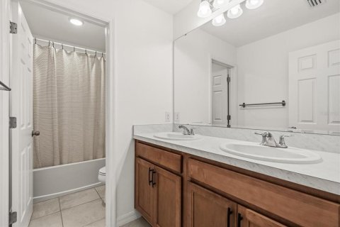 Villa ou maison à louer à Kissimmee, Floride: 4 chambres, 275.27 m2 № 2119921 - photo 15