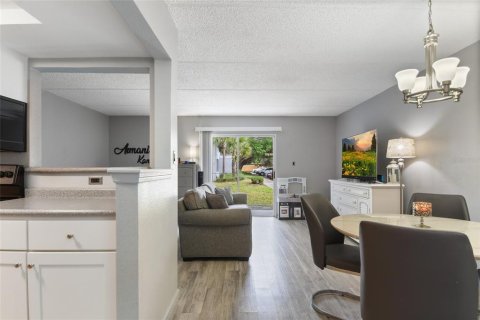 Condo in Winter Park, Florida, 1 bedroom  № 1797999 - photo 13